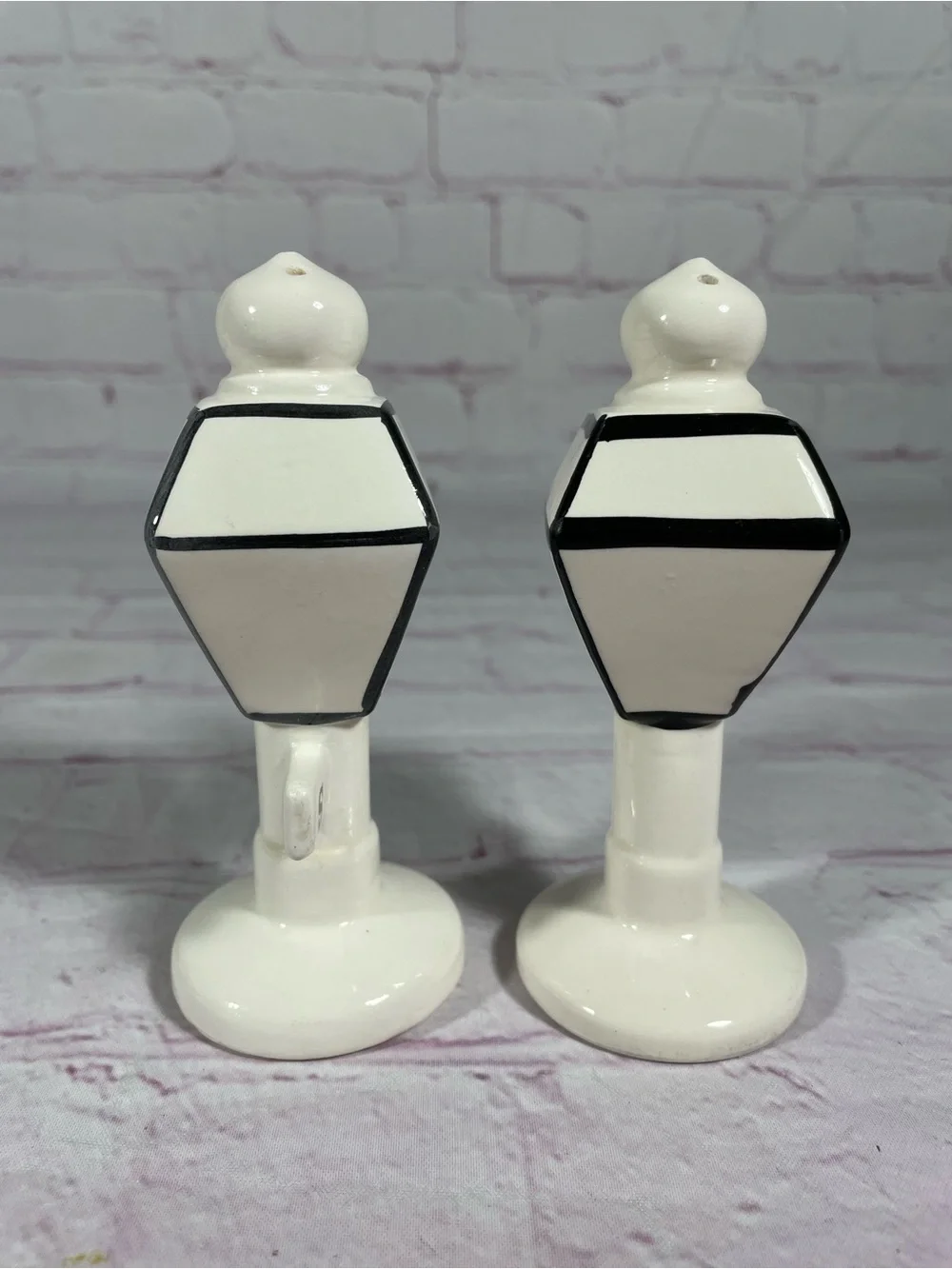 Vintage Nanco Lobster Ceramic Street Light Lantern Salt and Pepper Shaker Pair